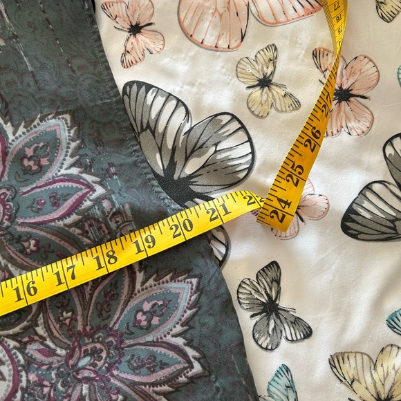 Chic Paisley Sleeveless Dress - Picture 3 of 4